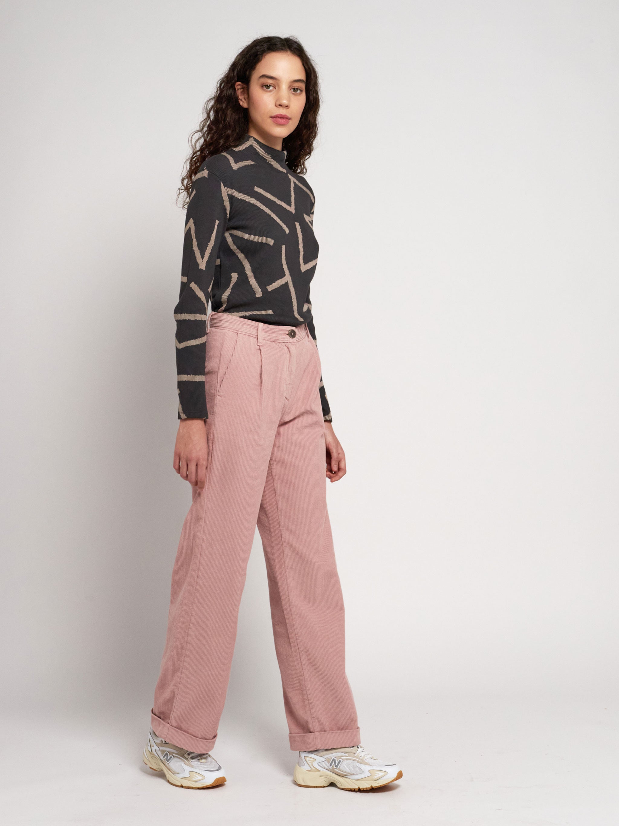 DAZY High Waist Plicated Detail Corduroy Pants | Wide leg pants outfit,  Flared pants outfit, Pleated pants outfit